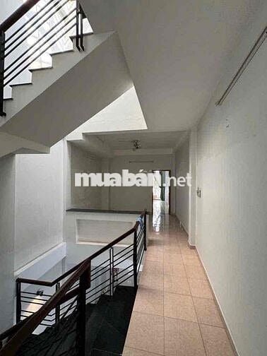 Giáp Quận 1, DT lớn 90m2, nhà 3 tầng 3PN, Hoàng Hoa Thám Bình Thạnh
