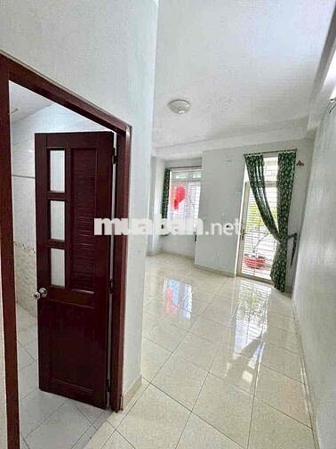 Giáp Quận 1, DT lớn 90m2, nhà 3 tầng 3PN, Hoàng Hoa Thám Bình Thạnh