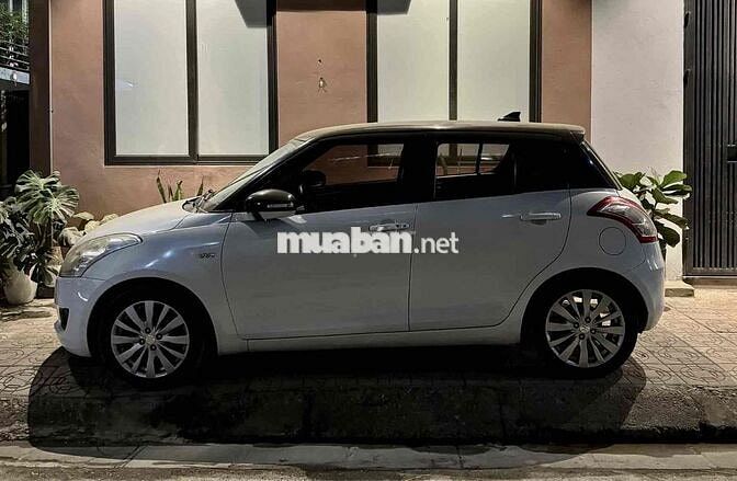 Suzuki Swift 2015 1.4 AT - 50000 km