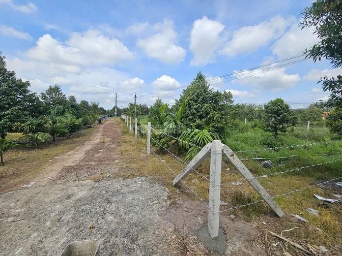 20x41 có 200m2 thổ cư. Đường nhựa ngay KCN . 2,72 tỷ