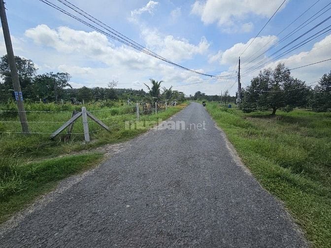 20x41 có 200m2 thổ cư. Đường nhựa ngay KCN . 2,72 tỷ