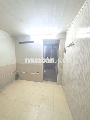 Nhà 2 tầng khép kín khu vực Tôn Thất Tùng, Trường Chinh