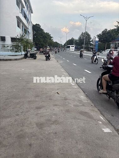 CHÍNH CHỦ BÁN NHÀ MT NGUYỄN TẤT THÀNH DÒNG TIỀN 40tr/THÁNG