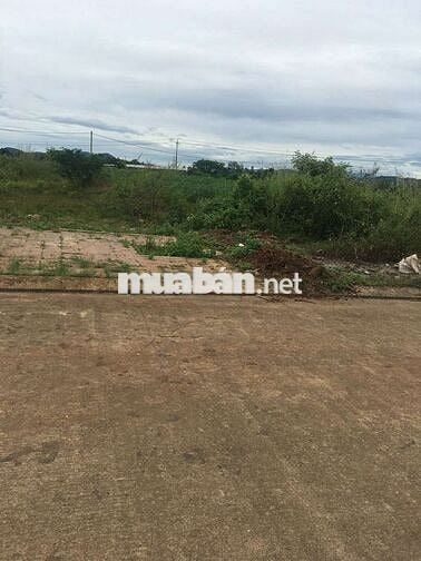 Bán gấp đất mặt tiền thành phố KonTum, gần trường học, chợ, hành chính