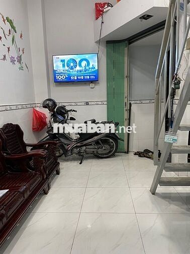 20m2 Lạc Long Quân HXH cách 1 căn, 3 tầng, hoàn công đủ