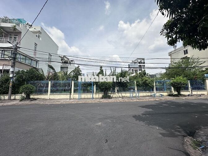 Biệt thự Quận 7 h.Đông Nam, 9m x 18.6m, 3 tầng, 2 mặt thoáng, 18 tỷ TL