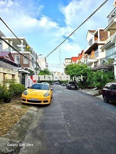 Biệt thự Quận 7 h.Đông Nam, 9m x 18.6m, 3 tầng, 2 mặt thoáng, 18 tỷ TL