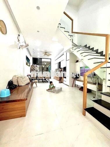 NHÀ ĐẸP NGAY AEON TÂN PHÚ (Ngang 4 nở hậu 4.3 mét)