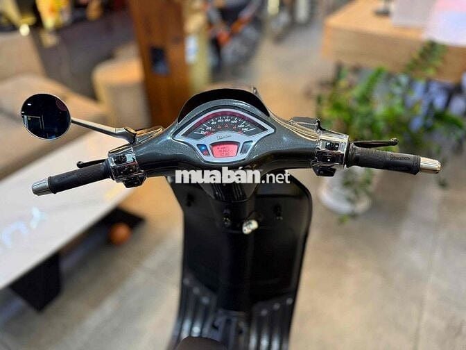 cần bán con vespa đã lên đồ chơi nhiều