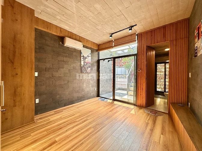 Cần bán nhà thiết kế đẹp đang cho thuê hẻm 482/ Nơ Trang Long