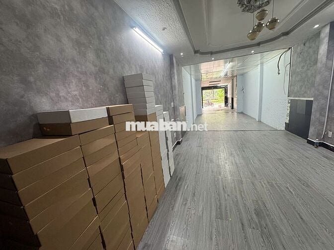 Mặt bằng kinh doanh 125m2 tại đường Trần Xuân Soạn - Quận 7
