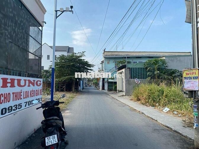 Kẹt Tiền Nên Cần Bán Lô Gốc 2 Mặt Tiền Gần Đường Đồng Khởi Trước Tết