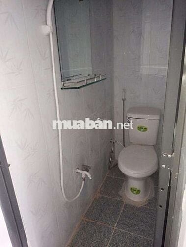 Phòng mới gác cao sau ĐH Nguyễn Tất Thành