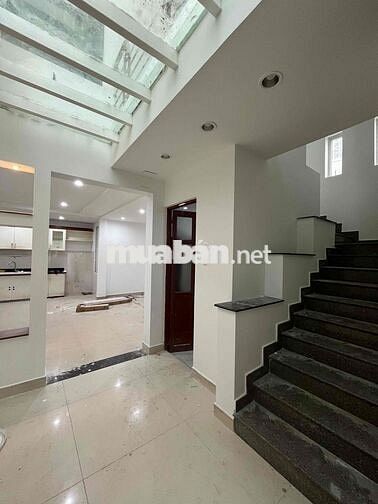CHO THUÊ NHÀ - 420M2- 1 TRỆT 2 LẦU - SẢNH RỘNG - PN RỘNG - GẦN CẦU TĐ