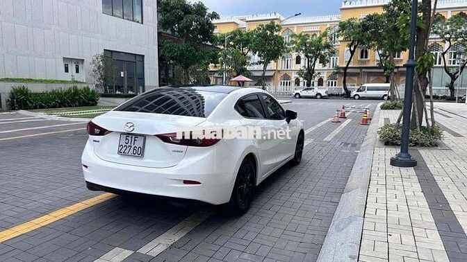 Mazda 3 2015 1.5 AT - màu trắng 1 chủ