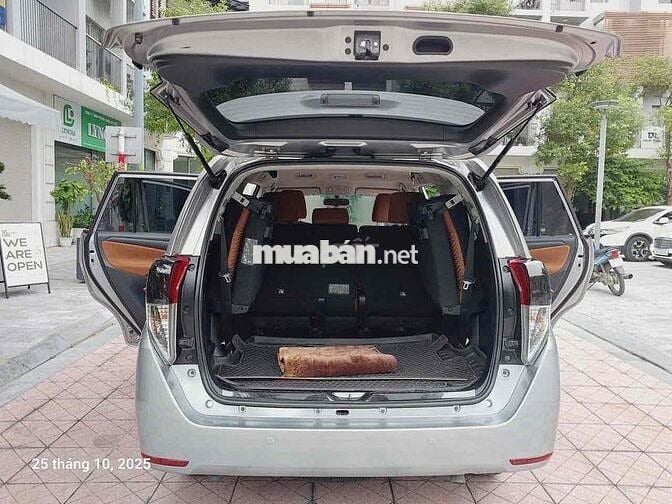 Toyota Innova 2019 2.0E - 100000 km