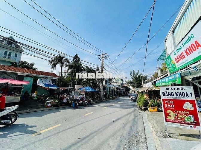 Nhà đẹp Linh Tây ngay trung tâm Thủ Đức mặt tiền đường 7,3m siêu hiếm!