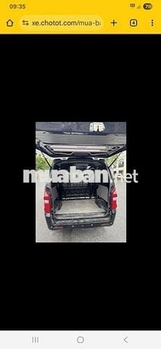 Xe  van 5 chỗ mầu đen mới đi ,còn mới sx 2023