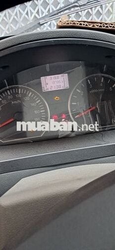 Xe  van 5 chỗ mầu đen mới đi ,còn mới sx 2023