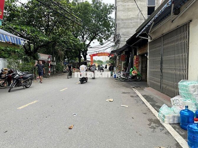 Chính chủ cần bán: 56m2 đất vuông vắn cổng làng Di Trạch. MT 4m