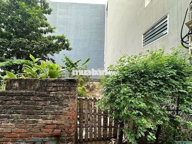 Chính chủ cần bán: 56m2 đất vuông vắn cổng làng Di Trạch. MT 4m