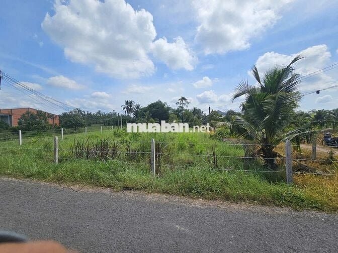 20x41 có 200m2 thổ cư. Đường nhựa ngay KCN . 2,72 tỷ