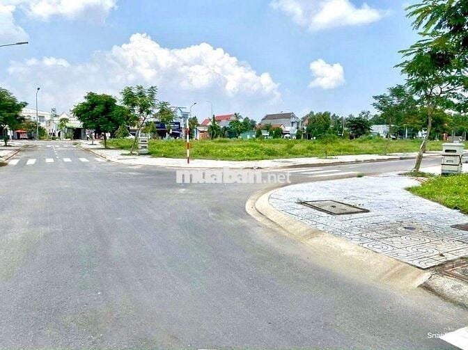 Đáo hạn ngân hàng BÁN GẤP lô 100m2 chỉ 1.8tỷ. Đường rộng, dân đông