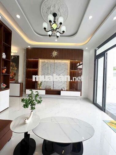 🍀Căn nhà 1trêt 1lầu.Dt 105,6m giá 2tỷ 650 ven tphcm.Mỷ yên Bến lức.LA