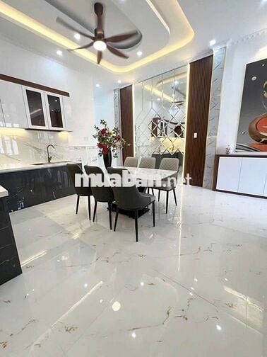 🍀Căn nhà 1trêt 1lầu.Dt 105,6m giá 2tỷ 650 ven tphcm.Mỷ yên Bến lức.LA