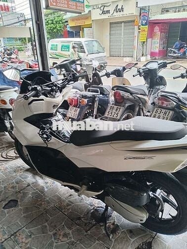 Xe máy Honda PCX màu trắng