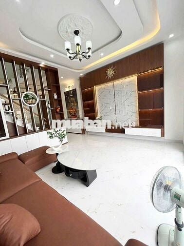 🍀Căn nhà 1trêt 1lầu.Dt 105,6m giá 2tỷ 650 ven tphcm.Mỷ yên Bến lức.LA