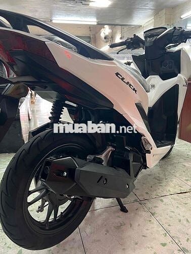 Vario 150 2018 trắng bóng
