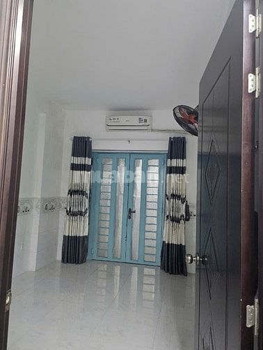 Cho thuê tầng lầu nhà hẻm 56 Khánh Hội, Quận 4, 3x8m, 3,3tr