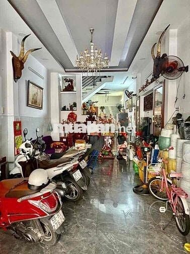 NHÀ MẶT TIỀN KINH DOANH - CÁCH MẶT TIỀN - ĐƯỜNG BÌNH PHÚ Q6 CHỈ 20M