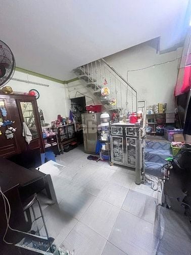 Nhà hẻm, 1 lầu, 3 phòng ngủ, sau bến xe Quận 8.
