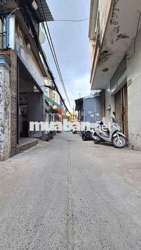 Nhà Mới Đẹp 3 Tầng 4 PN Quận 8 Bình Đông Hẻm 4m Tặng Nội Thất