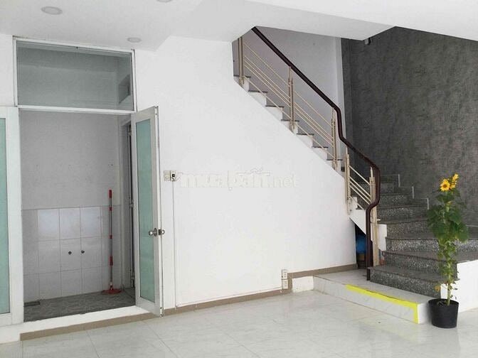 Mặt bằng kinh doanh kết hợp nhà ở 157 m2 sát Q1