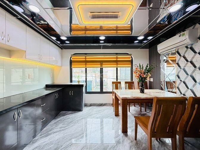 Khu nhà phố có thang máy ngay Mt nguyễn tư giàn sầm uất 4*12 - 5 lầu