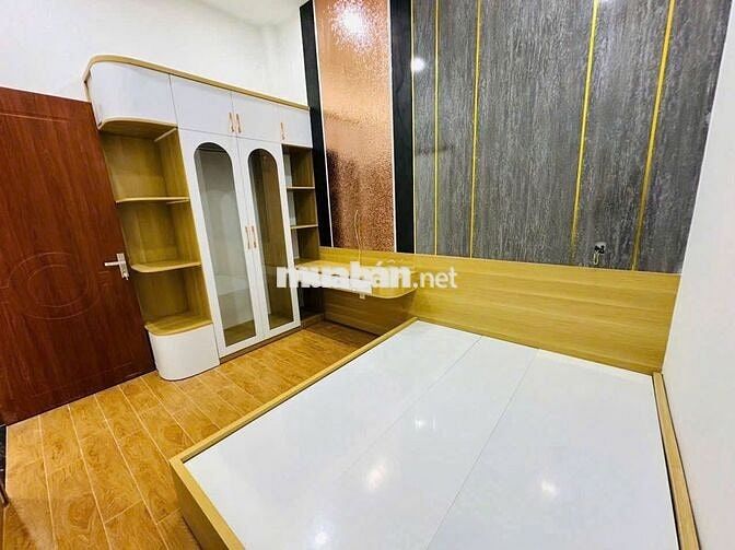 CẦN BÁN GẤP NHÀ DĨ AN GIÁ CHỈ DƯỚI 1 TỶ GẦN TRUNG TÂM