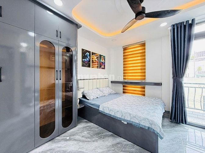Khu nhà phố có thang máy ngay Mt nguyễn tư giàn sầm uất 4*12 - 5 lầu