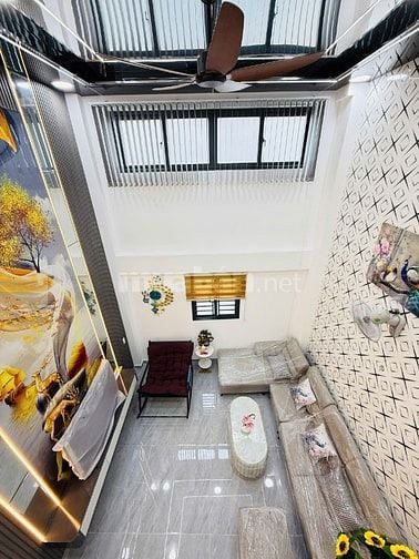 Khu nhà phố có thang máy ngay Mt nguyễn tư giàn sầm uất 4*12 - 5 lầu