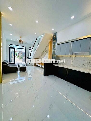 CẦN BÁN GẤP NHÀ DĨ AN GIÁ CHỈ DƯỚI 1 TỶ GẦN TRUNG TÂM