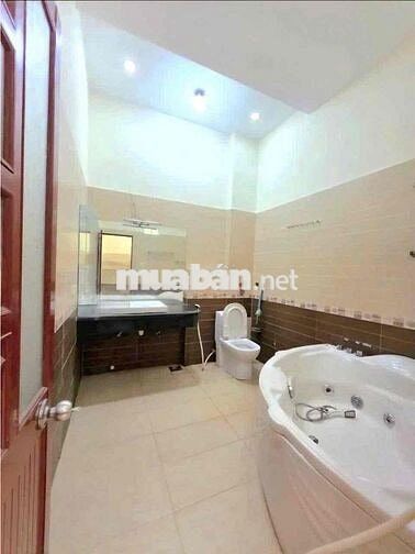 Bán nhà mặt tiền khu phố chiêu liêu Dĩ An