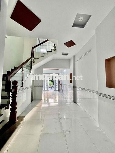 Cho Thuê Nhà Ngay chợ Cầu Đồng DT 200m2 1Trệt 2Lầu 4Pn 4Wc Hẻm Xe Tải