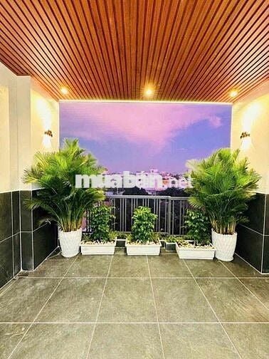 NHÀ MỚI XÂY DT 250M2 1TRỆT 1LỬNG 3LẦU 5PN 6WC HẺM XE TẢI NỘI THẤT CC