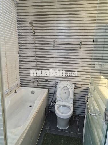 Cho Thuê Penhouse Sky Garden 3, Q7 350m2 3 Phòng Ngủ, Full NT 42 Triệu