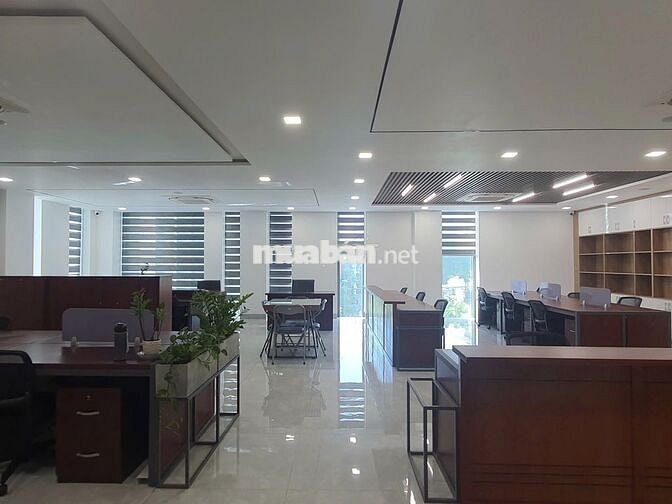 Cho thuê Văn Phòng 120m2 Full Nội Thất – Liền kề Vạn Phúc City