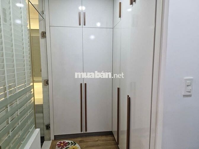 Cho Thuê Penhouse Sky Garden 3, Q7 350m2 3 Phòng Ngủ, Full NT 42 Triệu