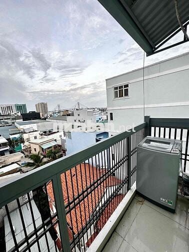 PHÒNG CÓ GÁC BAN CÔNG bao mát sát bên KCX Tân Thuận - máy giặt riêng