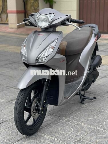 Bán xe Vision 2019 khoá Smarkey màu bạc xám mờ cực